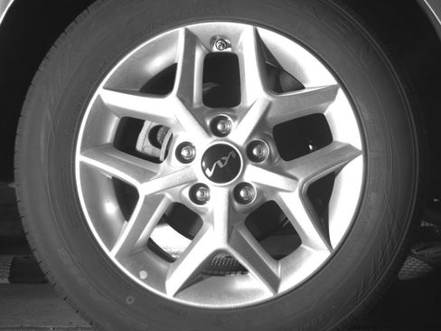 Used 2025 Kia Soul LX w/ LX Technology Package FWD image 15