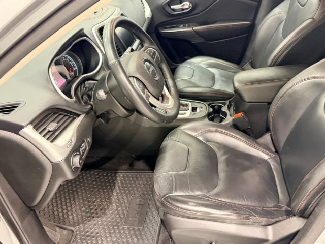 Used 2015 Jeep Cherokee Trailhawk w/ Comfort/Convenience Group AWD/4WD image 42