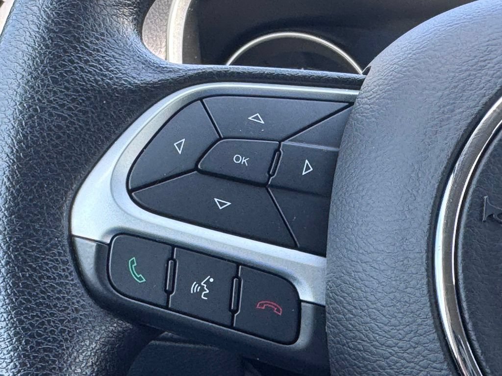 Used 2018 Jeep Compass Sport AWD/4WD image 10