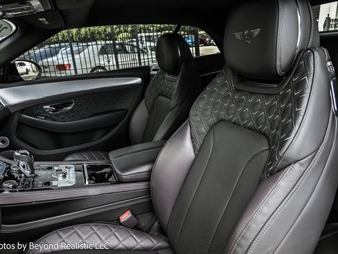 Used 2023 Bentley Continental GT V8 image 32