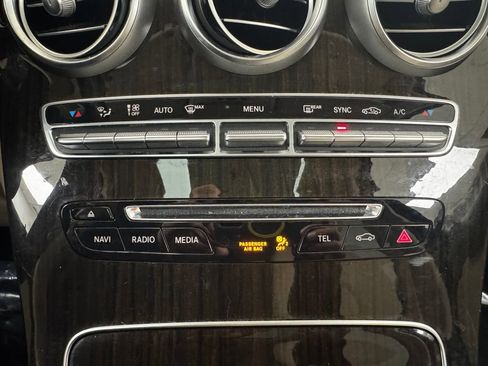 Used 2018 Mercedes-Benz GLC 300 4MATIC image 22