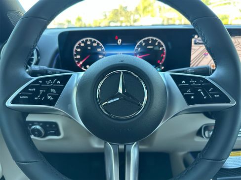 New 2025 Mercedes-Benz GLB 250 4MATIC image 25