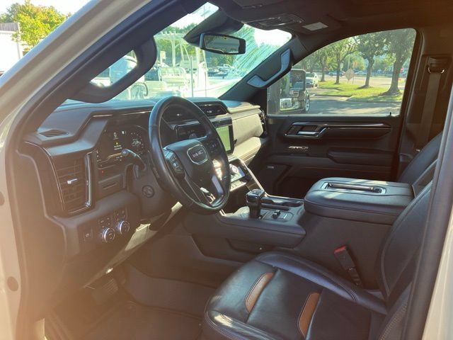 Used 2022 GMC Sierra 1500 AT4 w/ AT4 Preferred Package AWD/4WD image 2