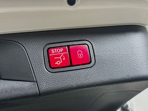 Used 2022 Mercedes-Benz GLC 300 image 28