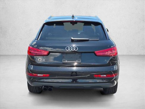 Used 2017 Audi Q3 2.0T Premium Plus w/ Premium Plus Package FWD image 6