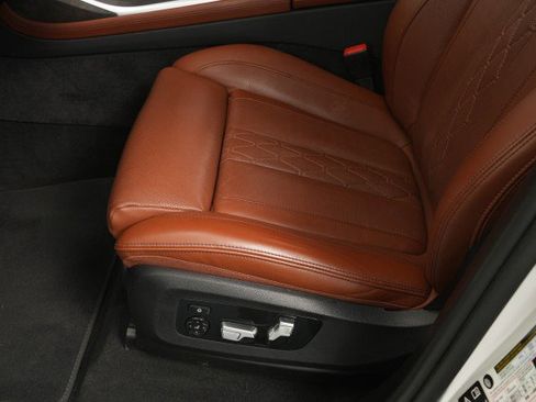 Used 2025 BMW X7 M60i image 43