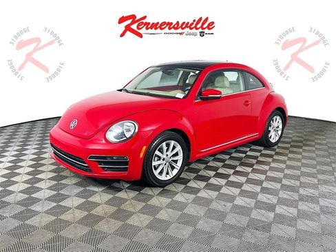 Used 2018 Volkswagen Beetle 2.0T SE image 3