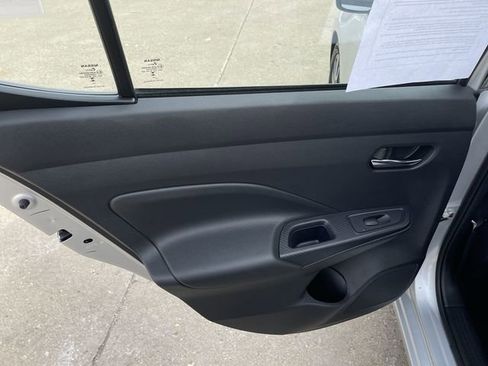 Used 2023 Nissan Versa SV image 12