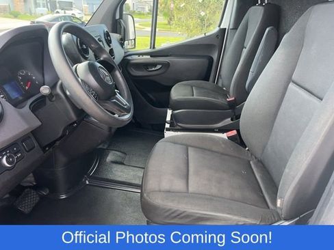Used 2021 Mercedes-Benz Sprinter 2500 image 3
