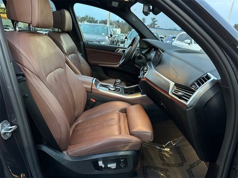 Used 2020 BMW X5 M50i image 29