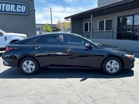 Used 2024 Hyundai Elantra SE FWD image 5