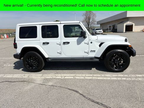 Used 2025 Jeep Wrangler Unlimited Sahara image 2
