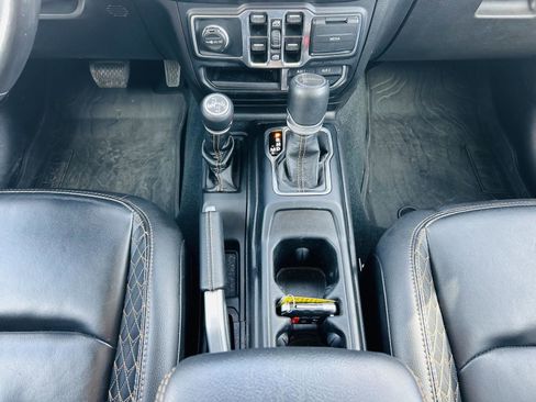 Used 2022 Jeep Gladiator Overland image 22