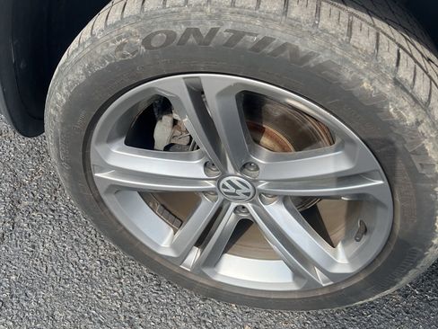 Used 2017 Volkswagen Tiguan Sport image 10