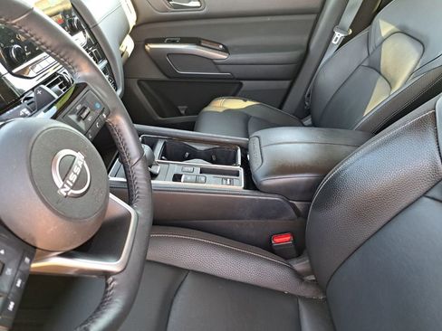 Used 2023 Nissan Pathfinder SL w/ SL Premium Package image 17