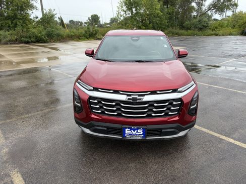 Used 2026 Chevrolet Equinox LT w/ Convenience Package II AWD/4WD image 2