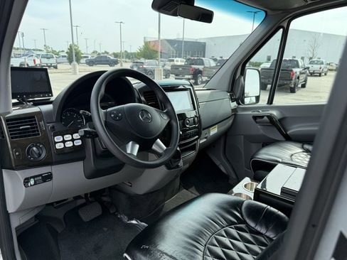 Used 2016 Mercedes-Benz Sprinter 3500 image 33