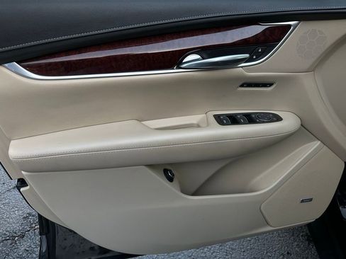 Used 2018 Cadillac XT5 Luxury w/ Driver Awareness Package image 12