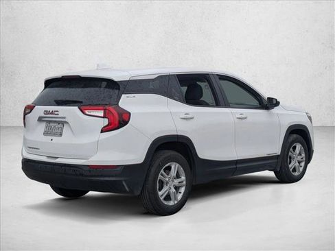 Used 2024 GMC Terrain SLE image 5