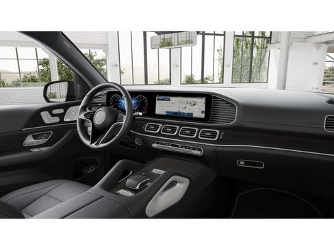 Used 2026 Mercedes-Benz GLS 450 4MATIC image 5