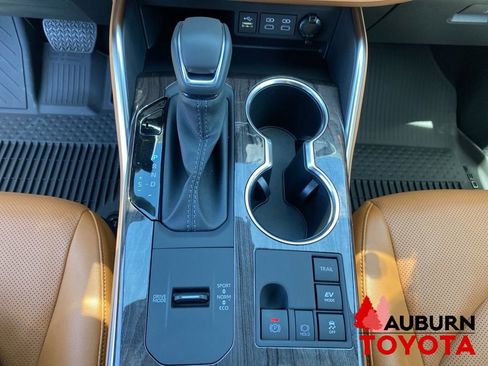 New 2026 Toyota Highlander Platinum AWD/4WD image 43