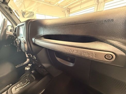 Certified 2018 Jeep Wrangler Unlimited Sport S image 16