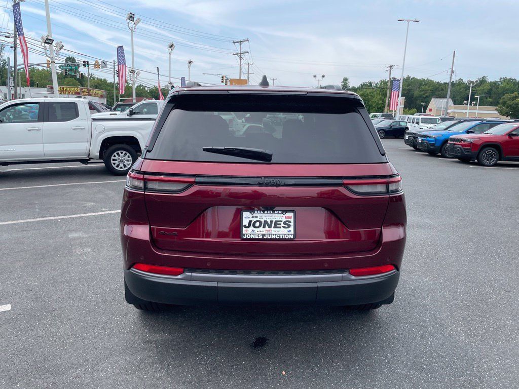 New 2026 Jeep Grand Cherokee Limited w/ Limited Altitude Package AWD/4WD image 6