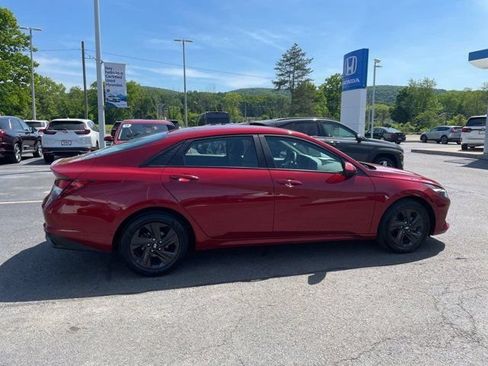 Used 2023 Hyundai Elantra SEL FWD image 3