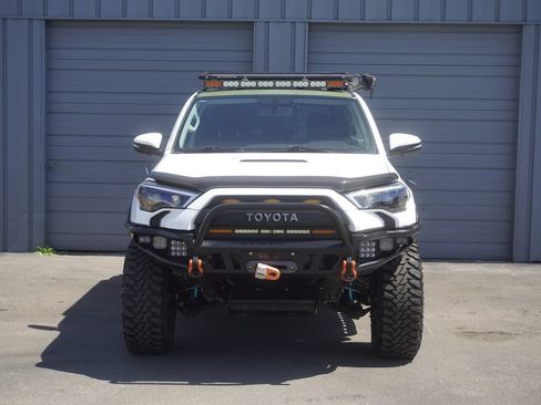 Used 2018 Toyota 4Runner TRD Off-Road Premium AWD/4WD image 9