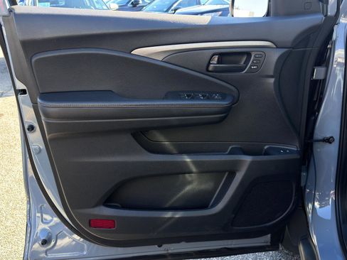 Used 2023 Honda Passport TrailSport image 13