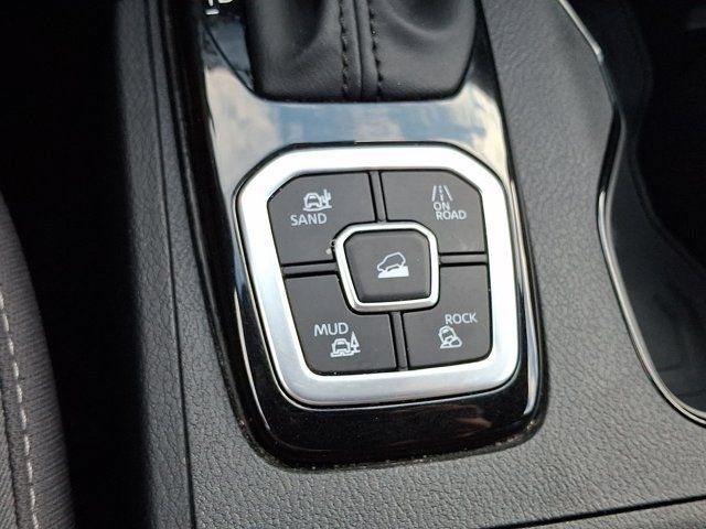 Used 2026 Nissan Frontier SV w/ All-Weather Content Package AWD/4WD image 28