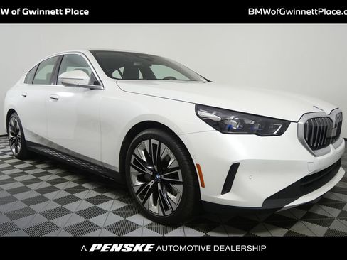 Certified 2026 BMW 540i xDrive AWD/4WD image 1