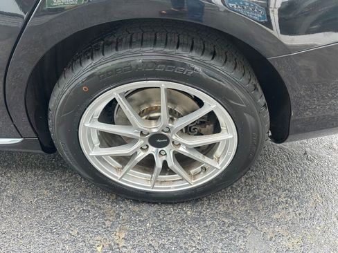 Used 2017 Mercedes-Benz C 300 4MATIC Sedan image 9