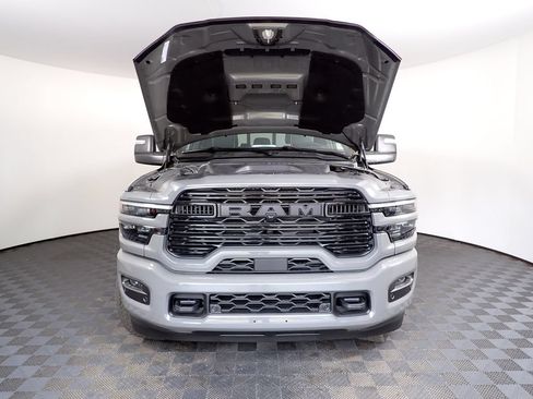New 2026 RAM 2500 Laramie AWD/4WD image 9
