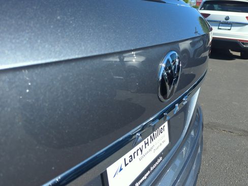 Certified 2022 Volkswagen Atlas Cross Sport SE image 23