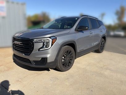 Used 2024 GMC Terrain SLE w/ Driver Convenience Package