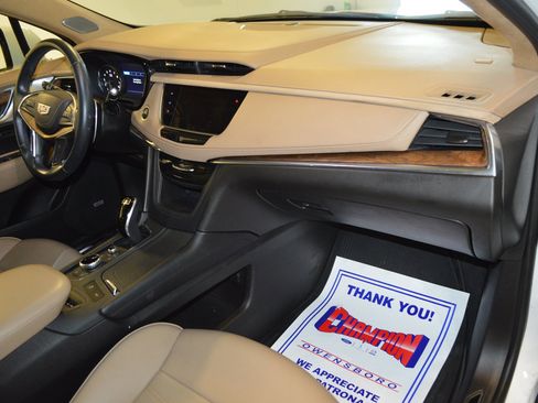 Used 2021 Cadillac XT5 Sportv w/ Platinum Package AWD/4WD image 10