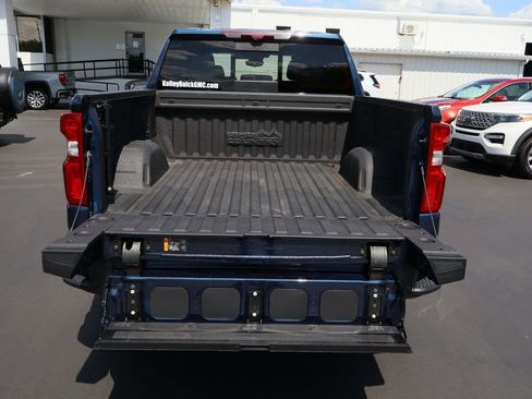 Used 2023 Chevrolet Silverado 1500 High Country w/ High Country Premium Package AWD/4WD image 28