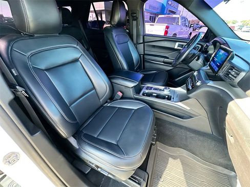 Used 2020 Ford Explorer XLT w/ Equipment Group 202A image 26