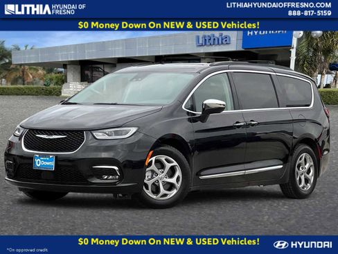 Used 2023 Chrysler Pacifica Limited image 1