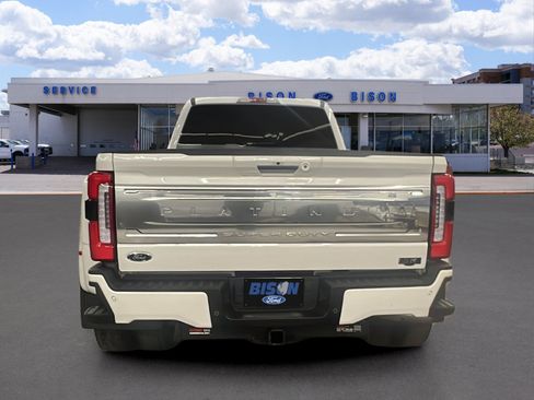 Certified 2024 Ford F450 Platinum w/ FX4 Off-Road Package image 4
