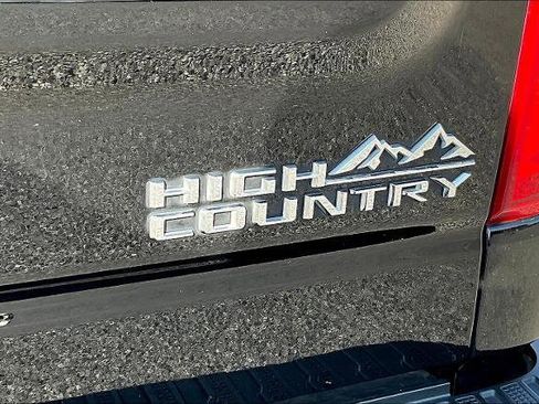 Used 2022 Chevrolet Silverado 1500 High Country w/ Technology Package image 25