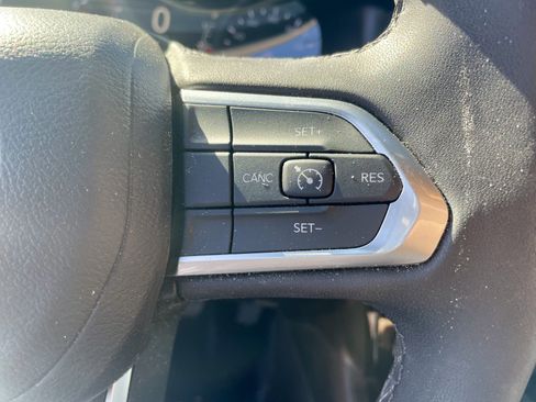 Used 2024 Jeep Compass Latitude AWD/4WD image 15