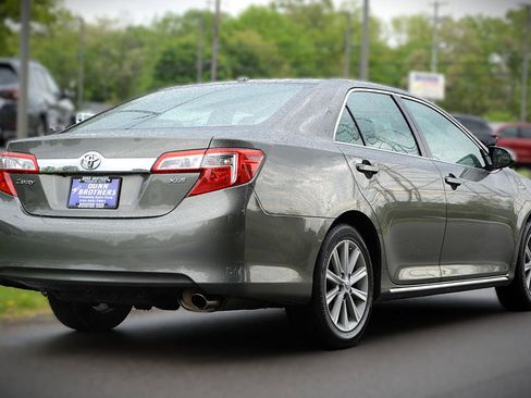 Used 2014 Toyota Camry XLE FWD image 5