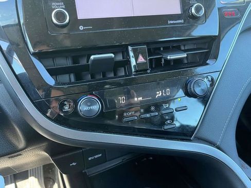 Used 2024 Toyota Camry SE image 16