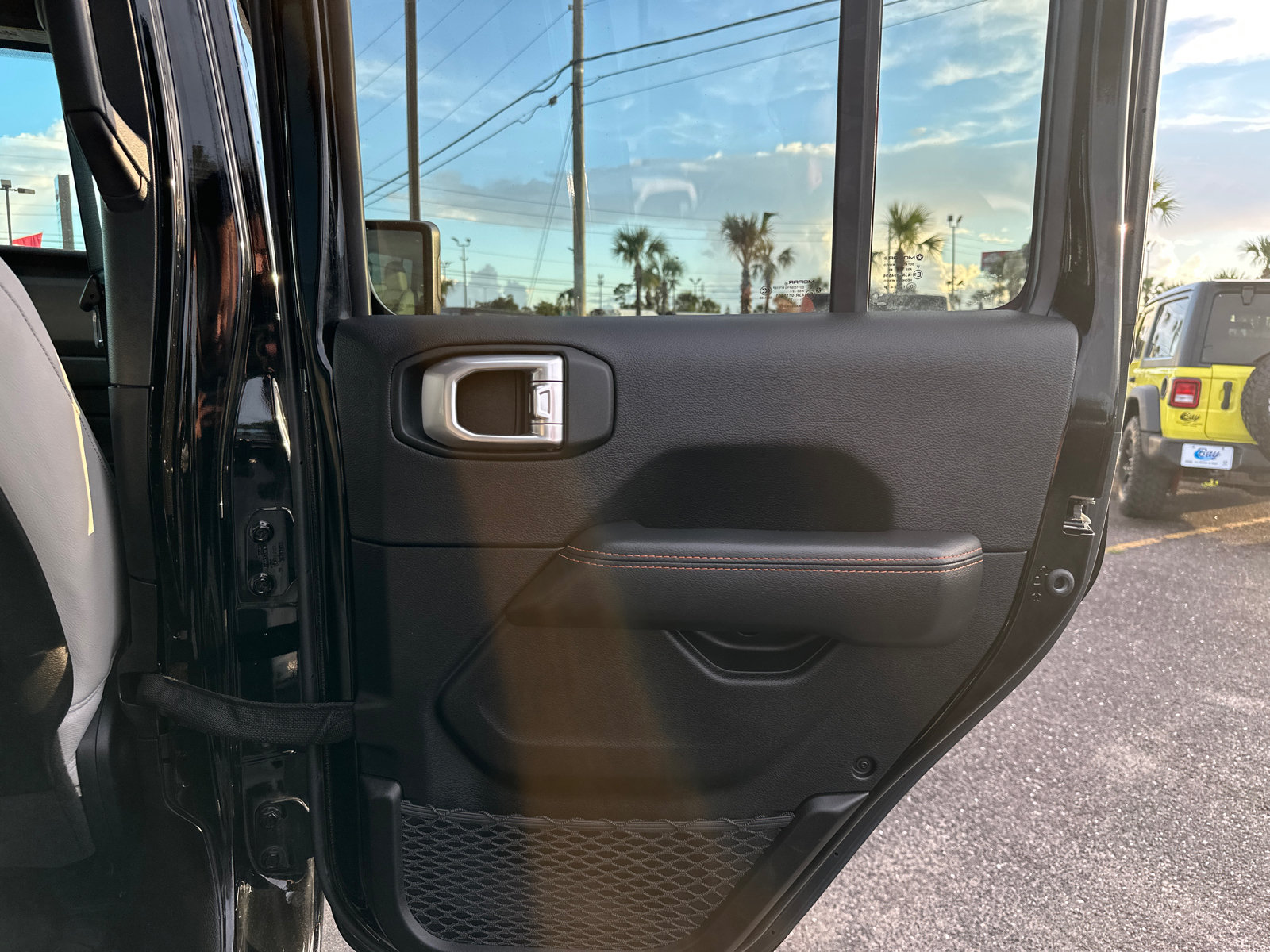 Used 2023 Jeep Gladiator Mojave w/ Cold Weather Group AWD/4WD image 15