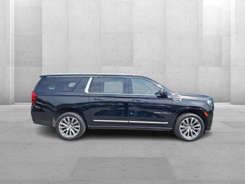 Used 2021 GMC Yukon XL Denali w/ Denali Premium Package AWD/4WD image 7