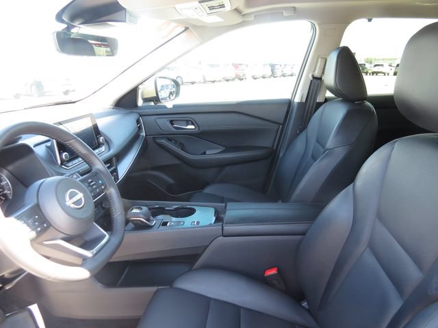 Used 2024 Nissan Rogue SV w/ SV Premium Package FWD image 14