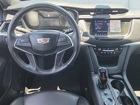 Certified 2024 Cadillac XT5 Premium Luxury FWD image 11