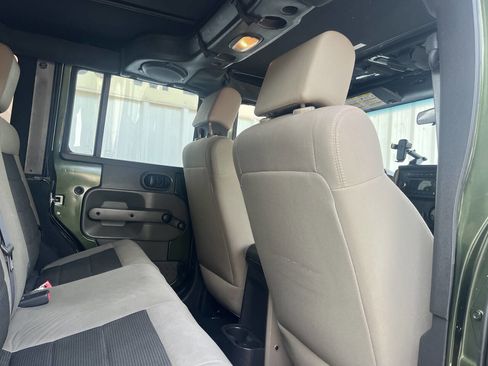 Used 2009 Jeep Wrangler Unlimited X image 18